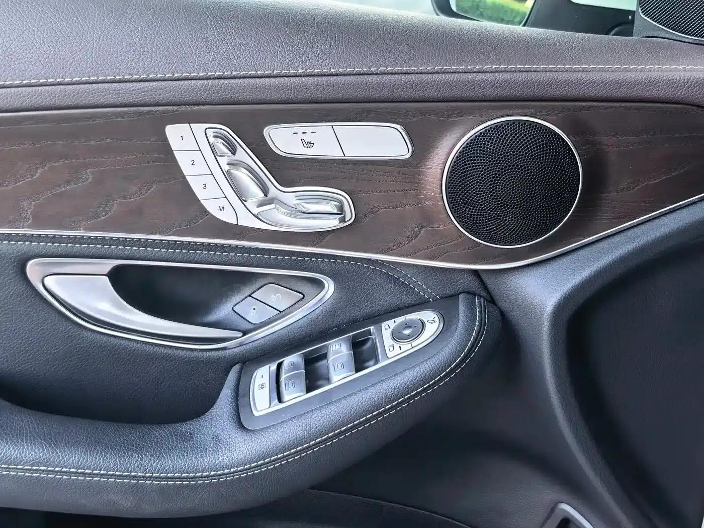 2017 Mercedes-Benz GLC 300 4MATIC Dynamic — миниатюра 6
