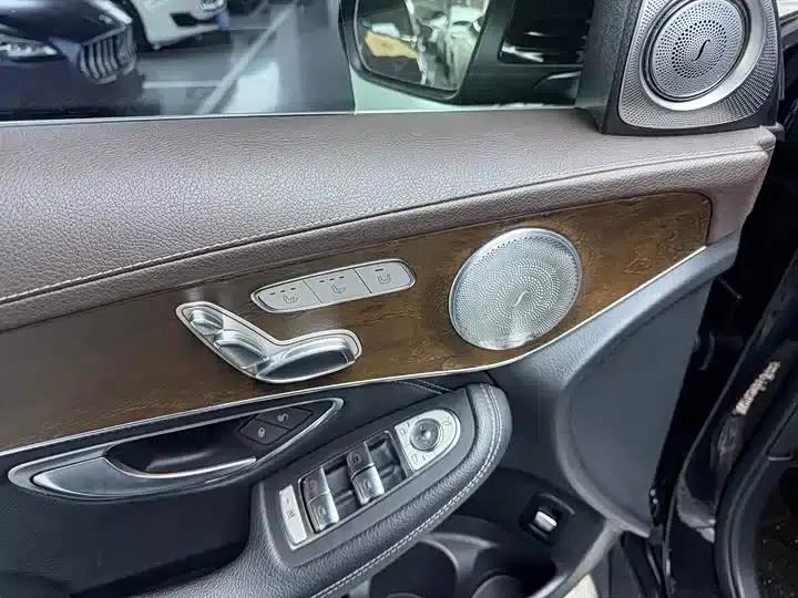 2020 Mercedes-Benz GLC 260 L 4MATIC Luxury — миниатюра 6