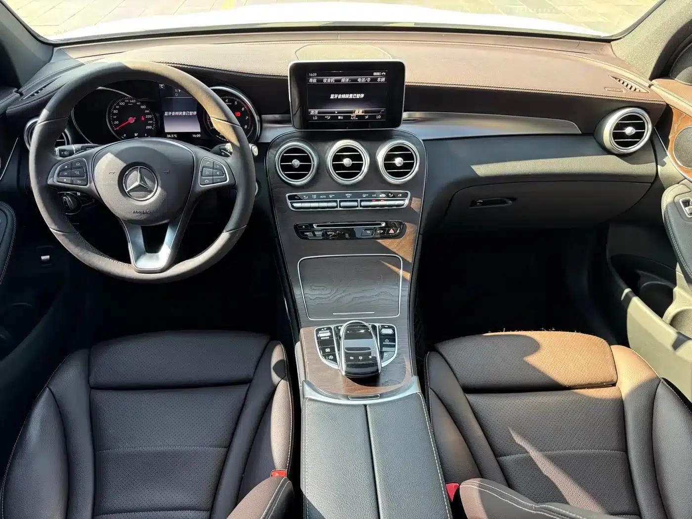 2016 Mercedes-Benz GLC 300 4MATIC Dynamic — миниатюра 14
