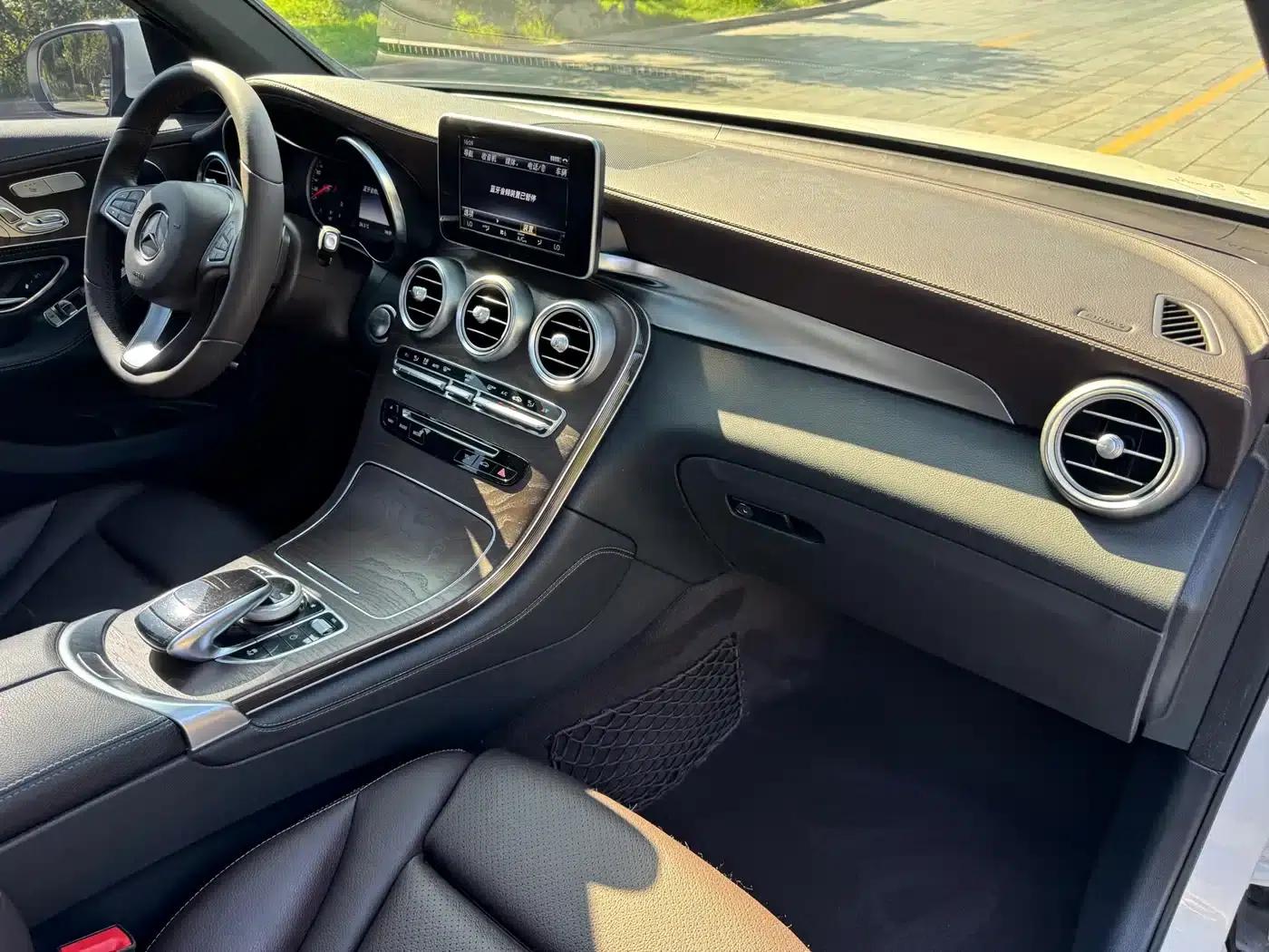 2016 Mercedes-Benz GLC 300 4MATIC Dynamic — миниатюра 20