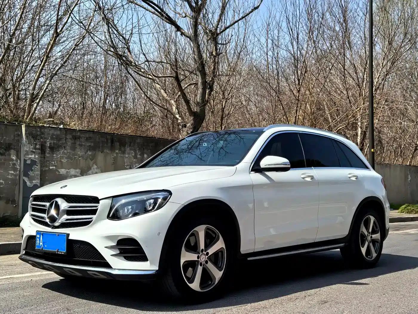 2017 Mercedes-Benz GLC 300 4MATIC Dynamic — миниатюра 1