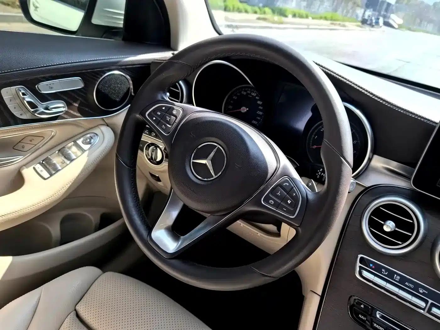 2017 Mercedes-Benz GLC 300 4MATIC Dynamic — миниатюра 6