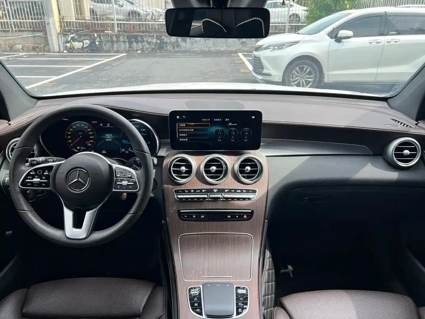 2021 Mercedes-Benz GLC 300 L 4MATIC Dynamic — миниатюра 11