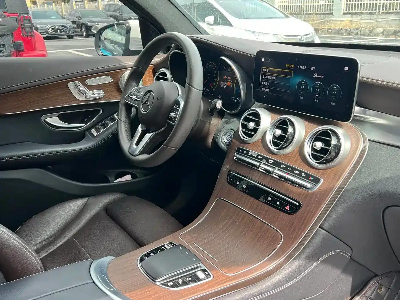 2021 Mercedes-Benz GLC 300 L 4MATIC Dynamic — миниатюра 9