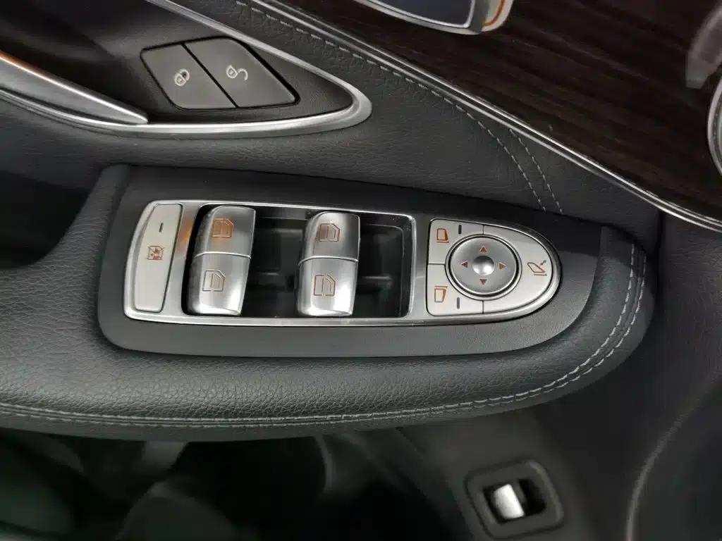 2017 Mercedes-Benz GLC 260 4MATIC Dynamic — миниатюра 9