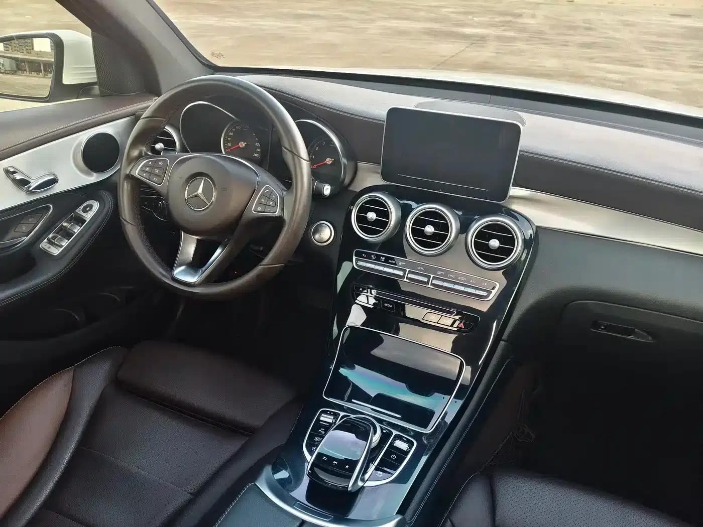 2017 Mercedes-Benz GLC 200 4MATIC — миниатюра 13