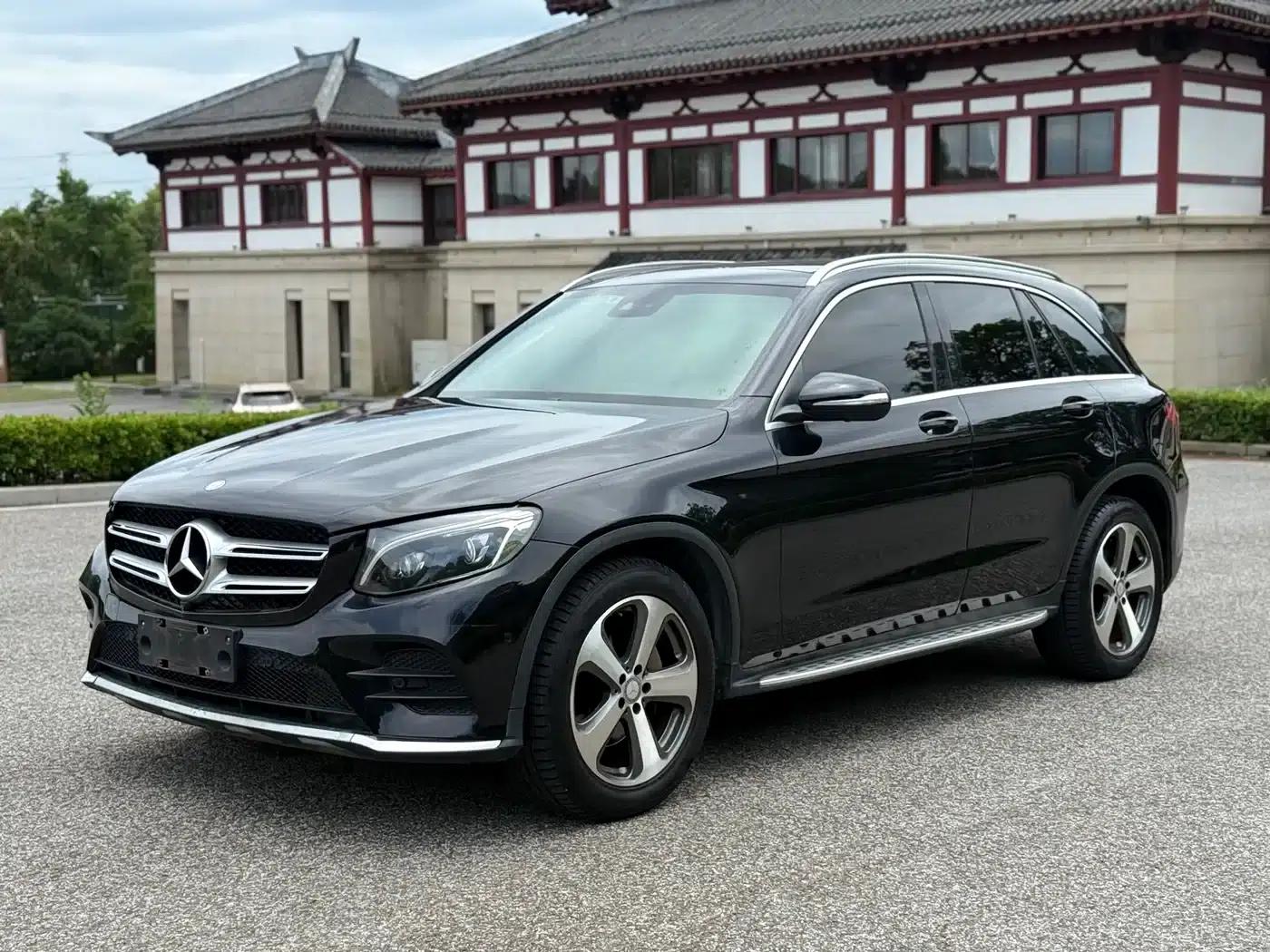 2017 Mercedes-Benz GLC 300 4MATIC Dynamic — миниатюра 1