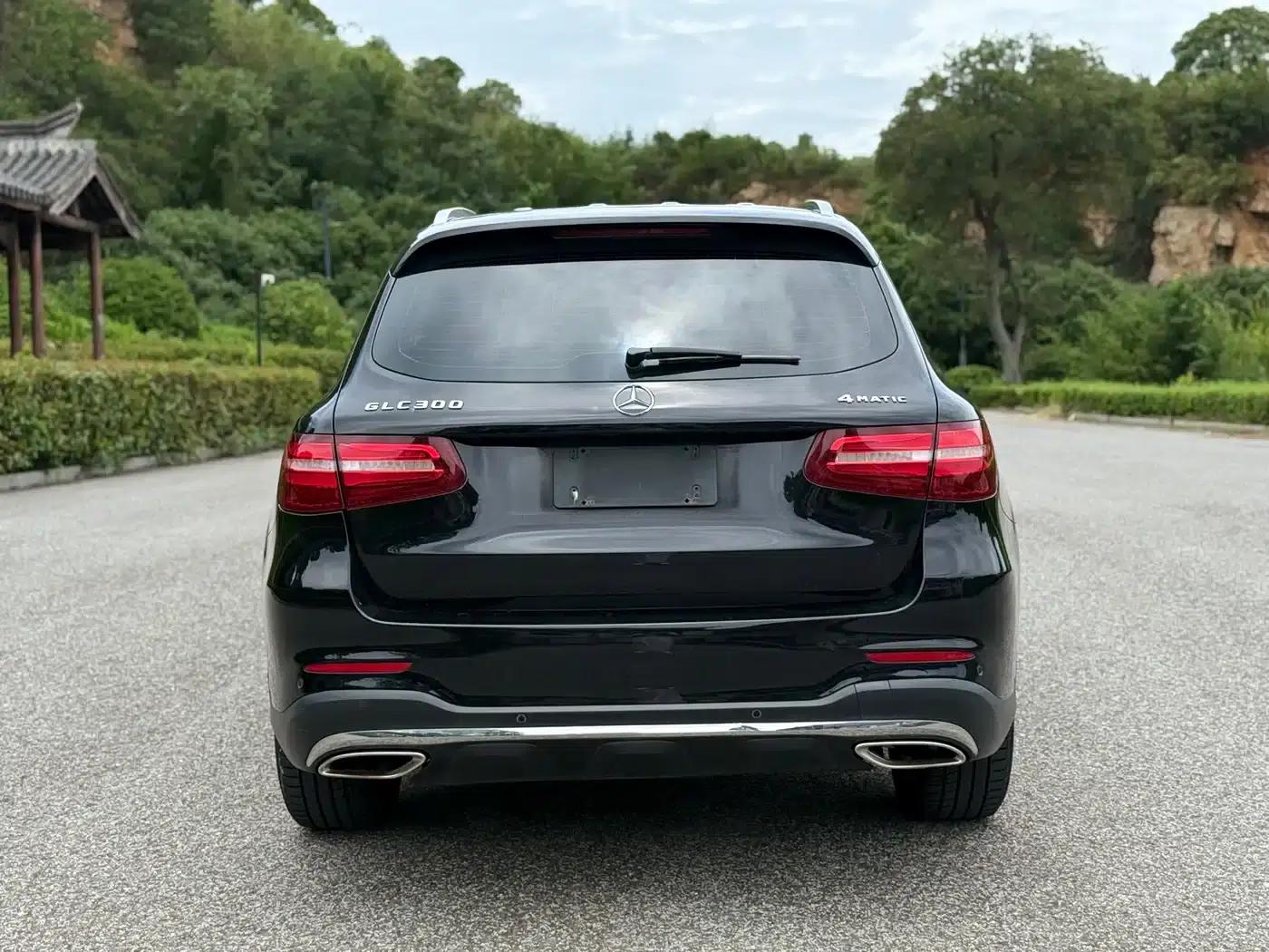 2017 Mercedes-Benz GLC 300 4MATIC Dynamic — миниатюра 4