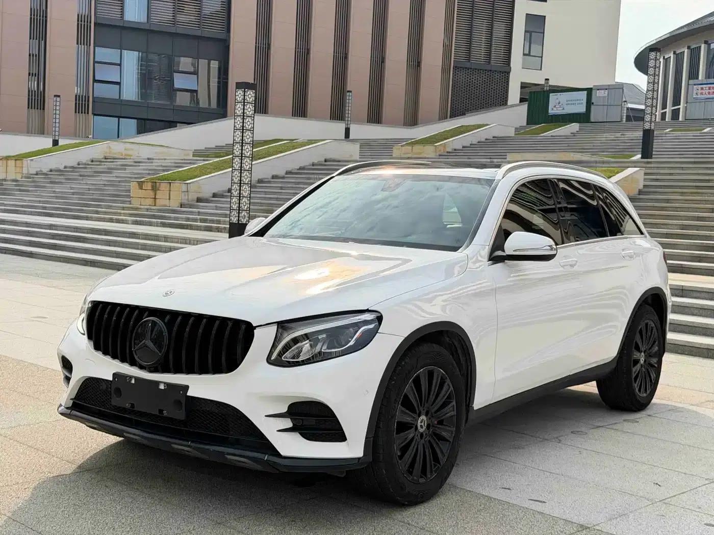 2017 Mercedes-Benz GLC 260 4MATIC Dynamic — миниатюра 1