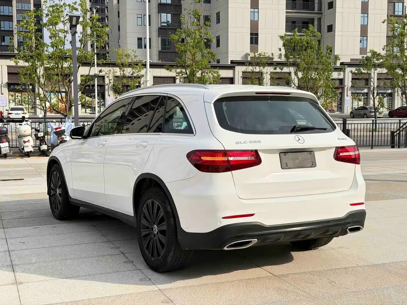 2017 Mercedes-Benz GLC 260 4MATIC Dynamic — миниатюра 4