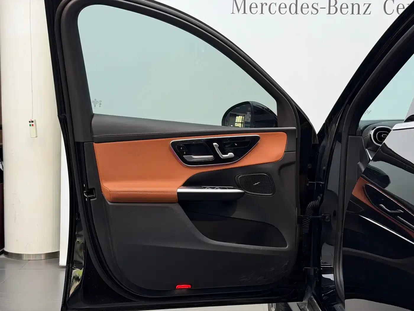 2026 Mercedes-Benz GLC 260 L 4MATIC Classic Edition — миниатюра 6