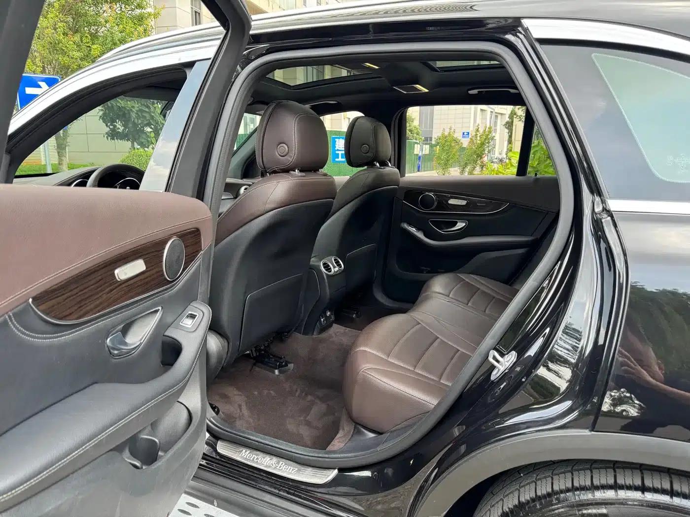 2019 Mercedes-Benz GLC 260 4MATIC Dynamic — миниатюра 19