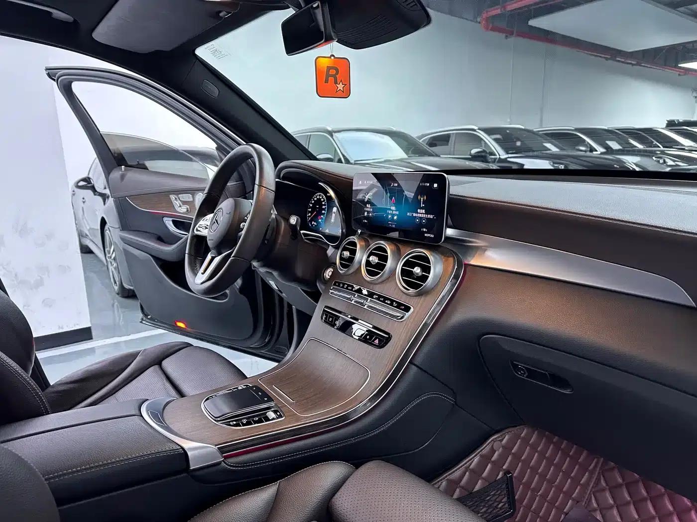 2021 Mercedes-Benz GLC 300 L 4MATIC Dynamic — миниатюра 17