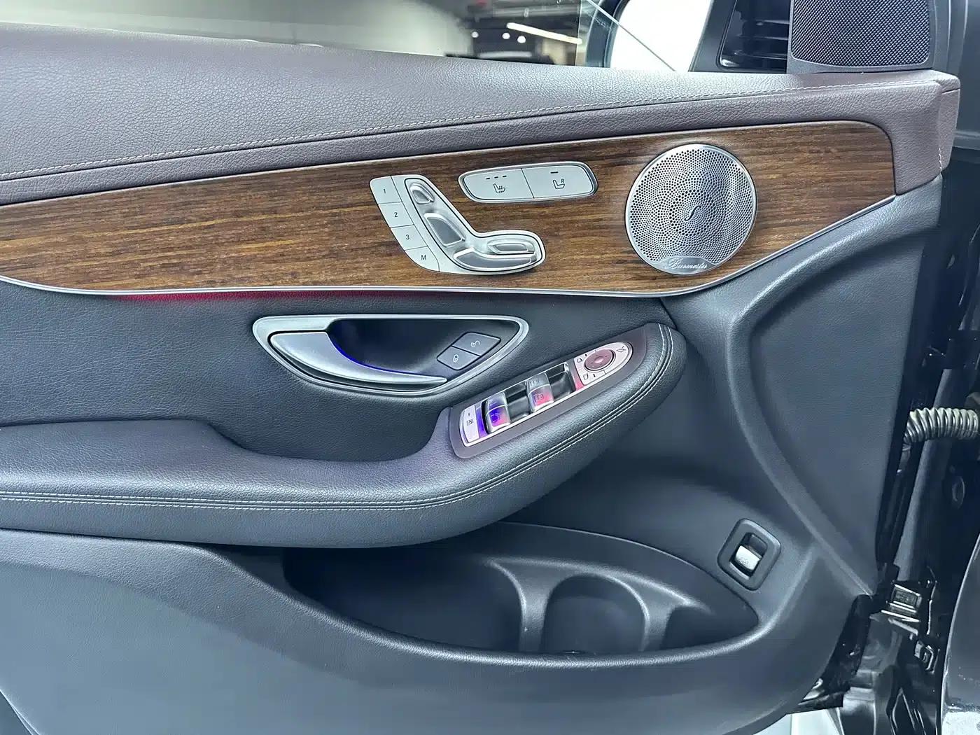 2021 Mercedes-Benz GLC 300 L 4MATIC Dynamic — миниатюра 6