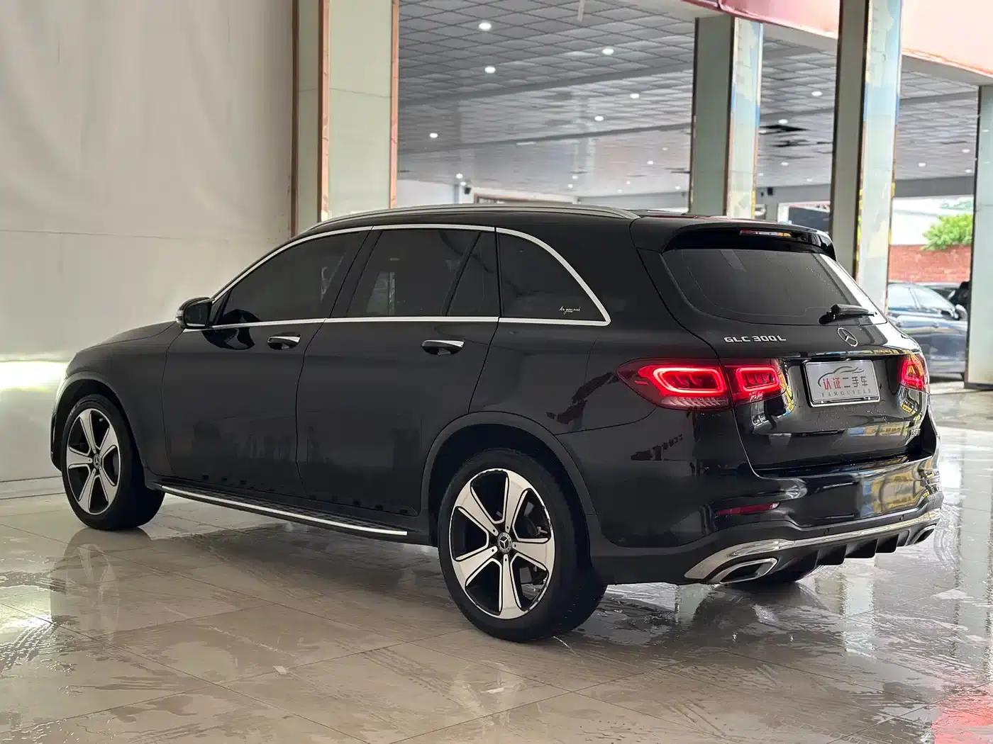 2020 Mercedes-Benz GLC 300 L 4MATIC Luxury — миниатюра 20