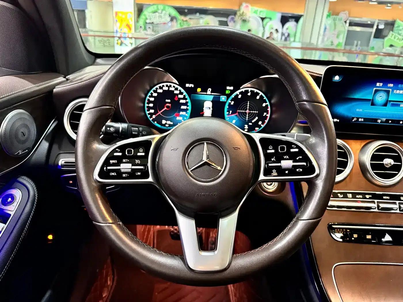 2020 Mercedes-Benz GLC 300 L 4MATIC Dynamic — миниатюра 18