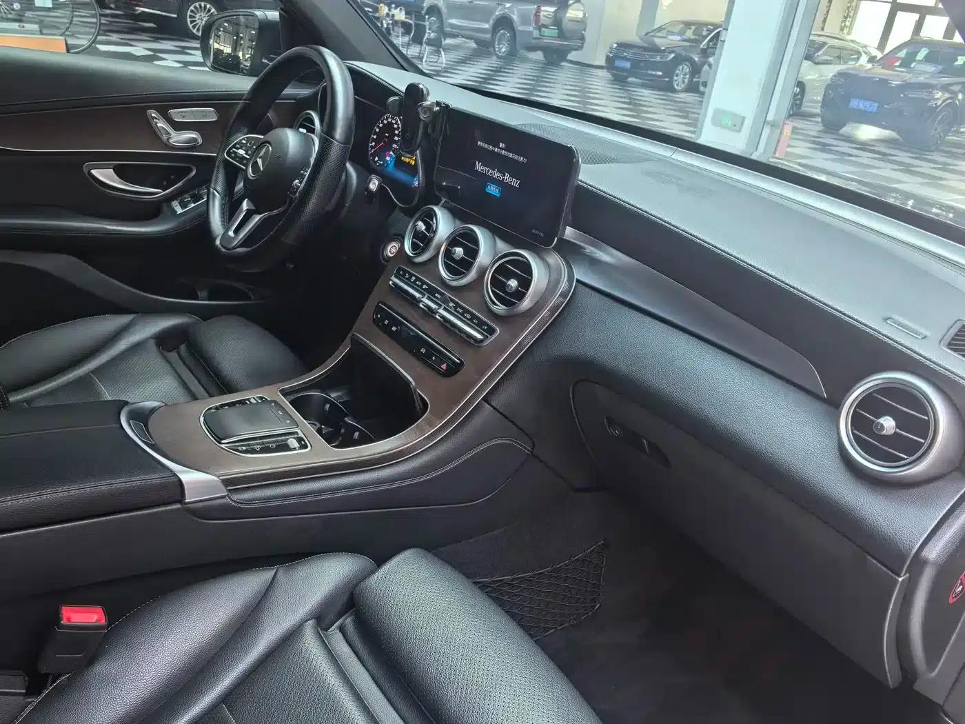 2020 Mercedes-Benz GLC 260 L 4MATIC Luxury — миниатюра 16