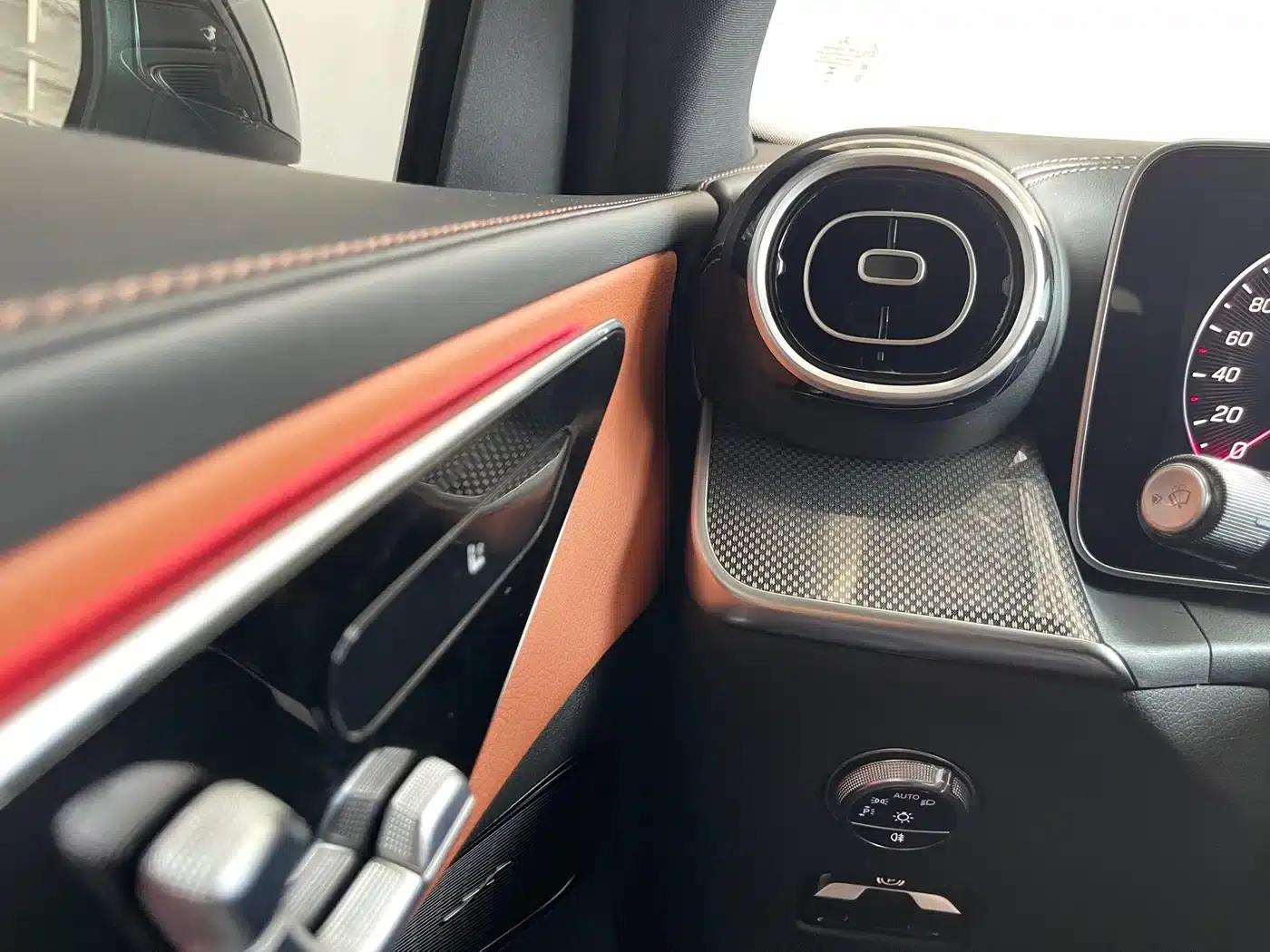 2023 Mercedes-Benz GLC 260 L 4MATIC Dynamic 5-seater — миниатюра 16