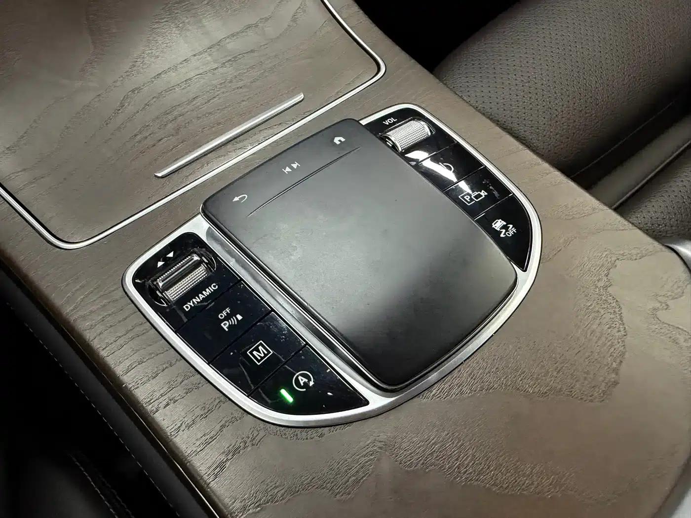 2020 Mercedes-Benz GLC 260 L 4MATIC Luxury — миниатюра 17