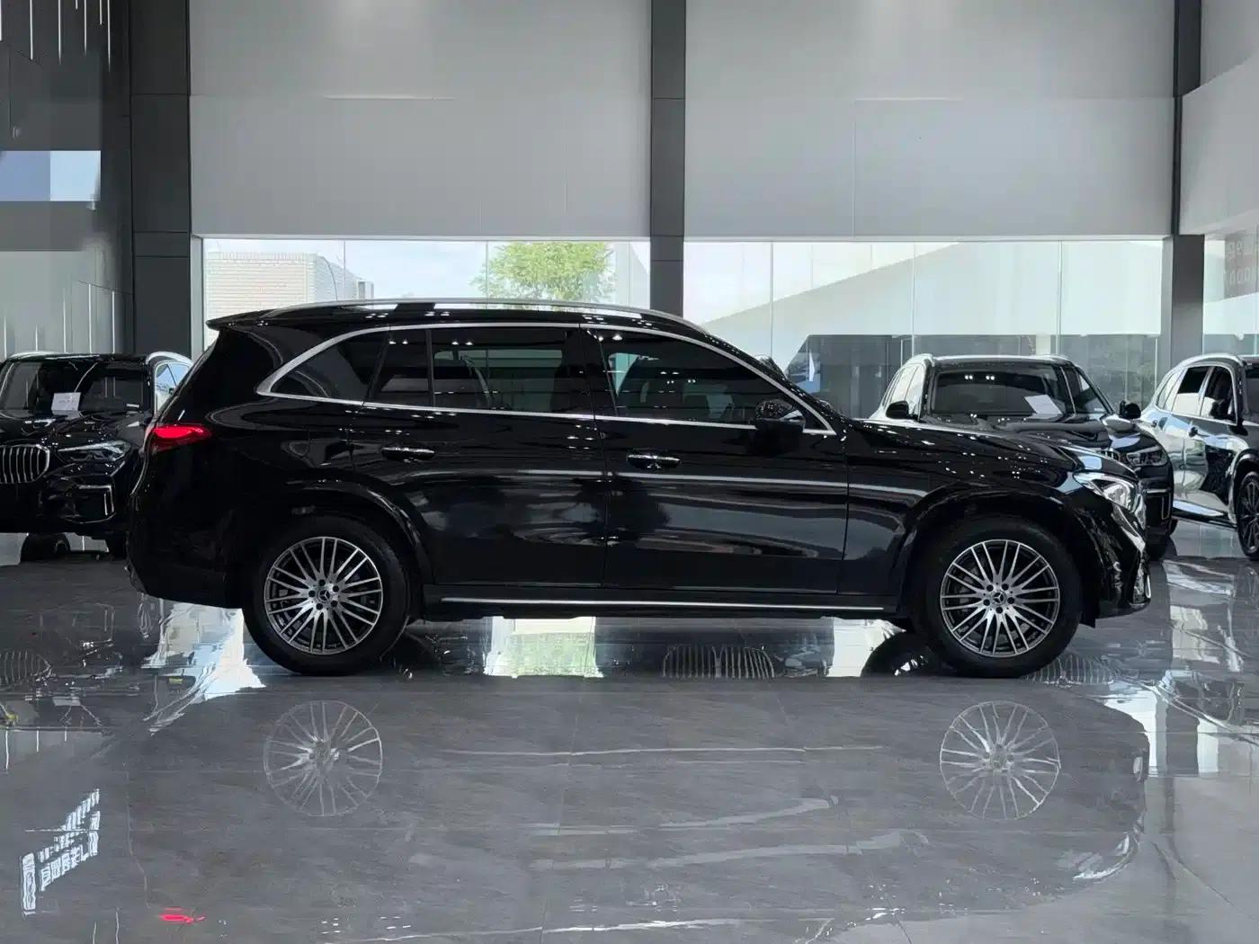 2023 Mercedes-Benz GLC 300 L 4MATIC Dynamic 5-seater — миниатюра 3
