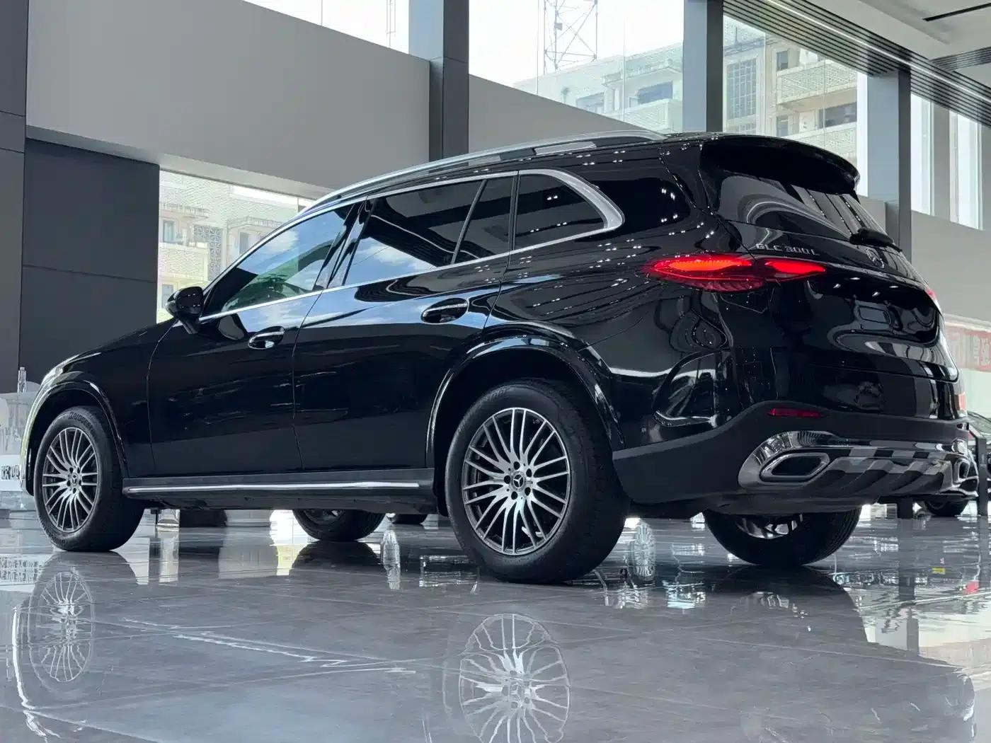 2023 Mercedes-Benz GLC 300 L 4MATIC Dynamic 5-seater — миниатюра 4