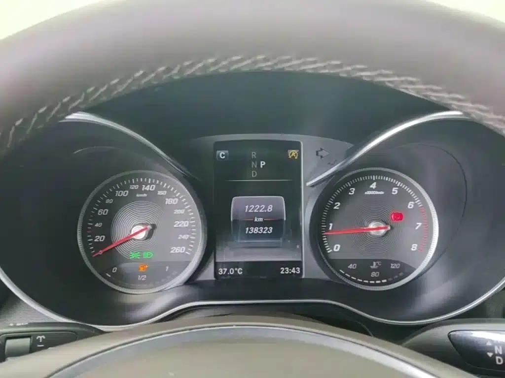 2017 Mercedes-Benz GLC 260 4MATIC Luxury — миниатюра 12