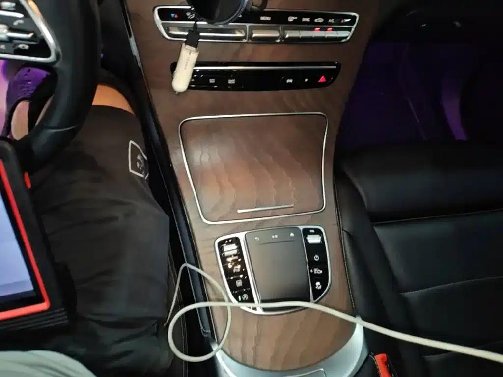 2020 Mercedes-Benz GLC 260 L 4MATIC Luxury — миниатюра 14