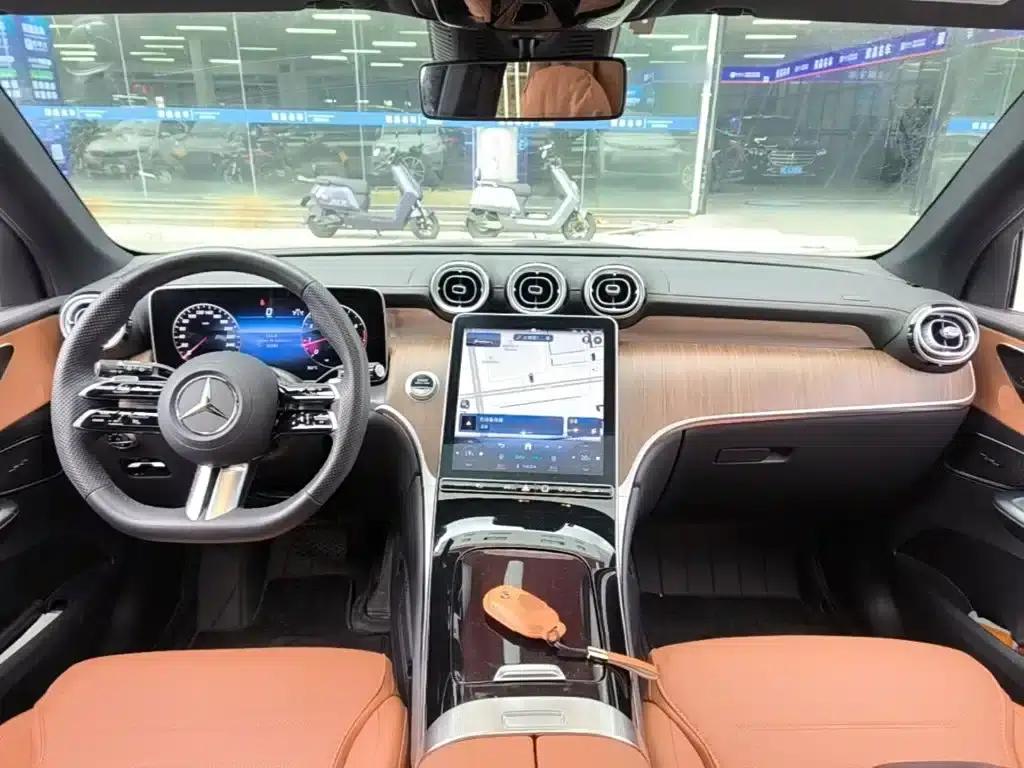 2024 Mercedes-Benz GLC 300 L 4MATIC Dynamic 5-seater — миниатюра 10