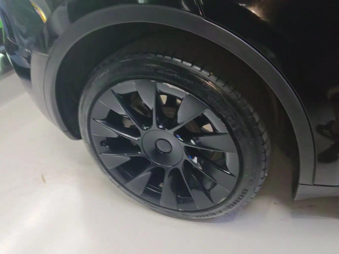 Tesla Model Y 2021 Long-Range All-Wheel-Drive Version 3D7 — миниатюра 11