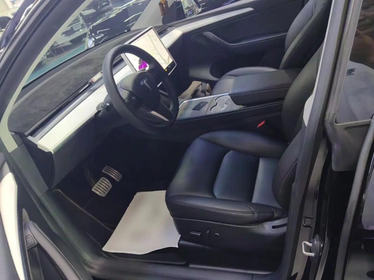Tesla Model Y 2021 Long-Range All-Wheel-Drive Version 3D7 — миниатюра 22
