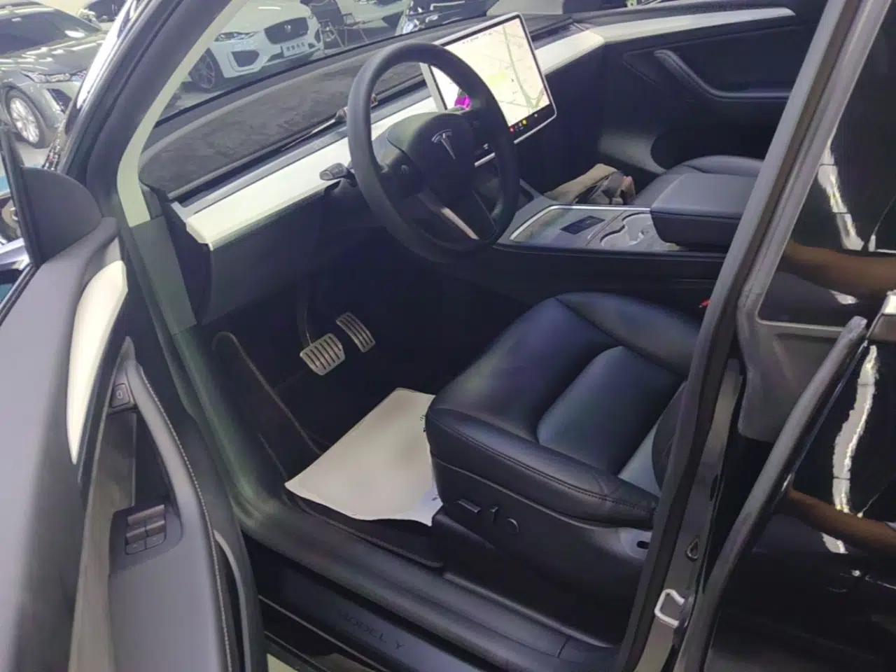 Tesla Model Y 2021 Long-Range All-Wheel-Drive Version 3D7 — миниатюра 23