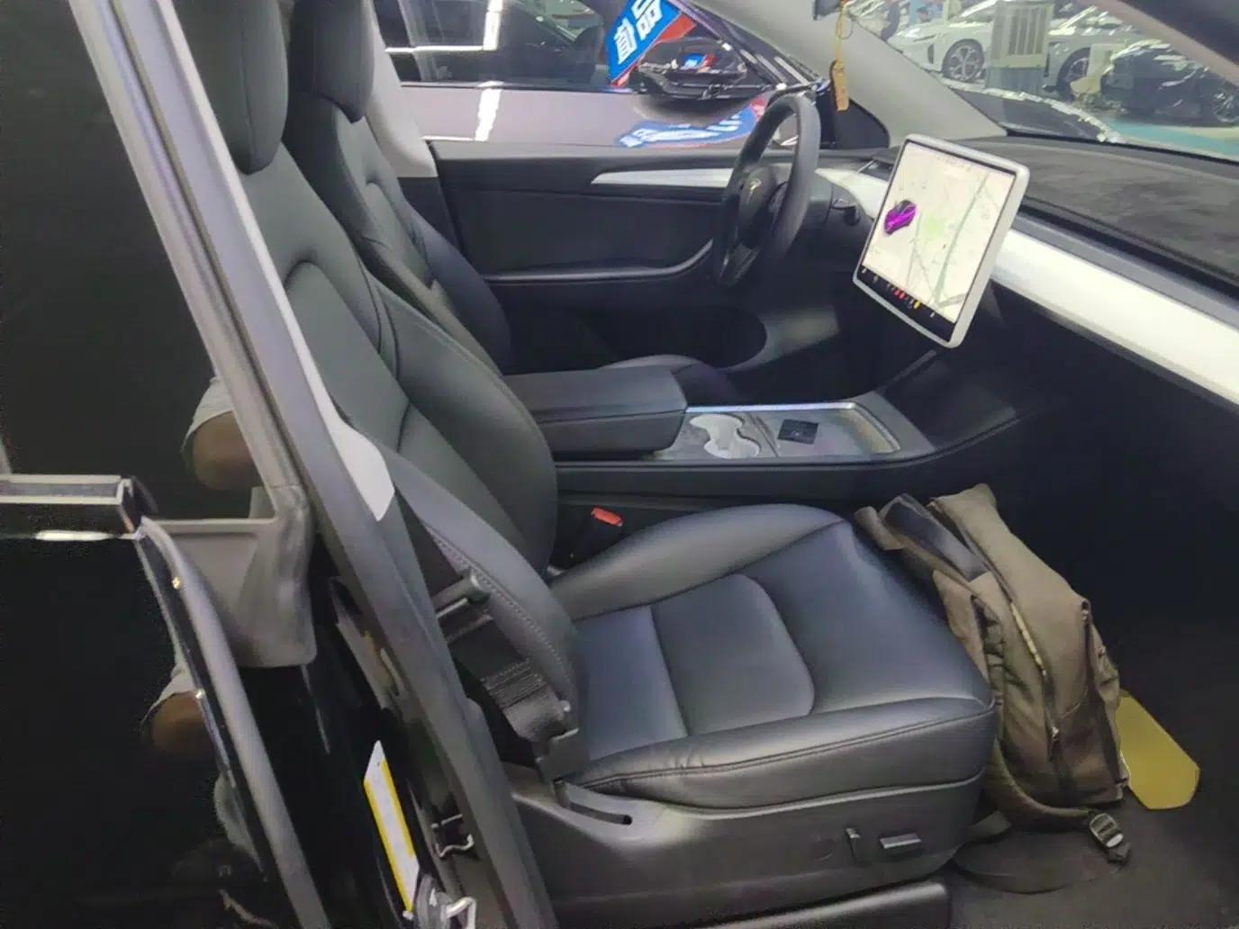 Tesla Model Y 2021 Long-Range All-Wheel-Drive Version 3D7 — миниатюра 24