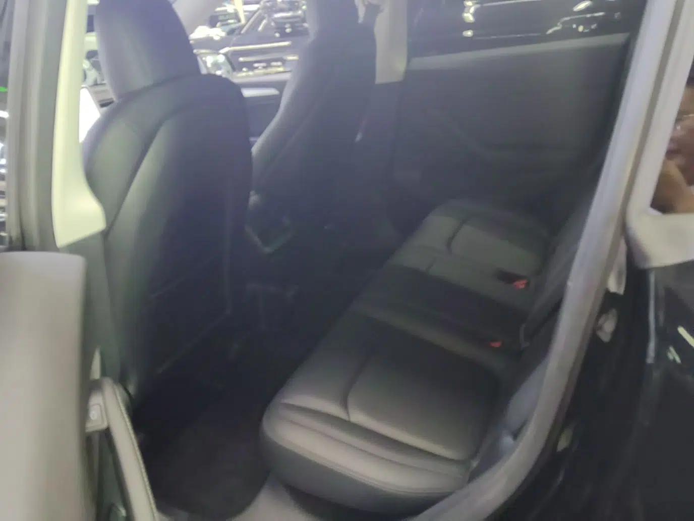 Tesla Model Y 2021 Long-Range All-Wheel-Drive Version 3D7 — миниатюра 25