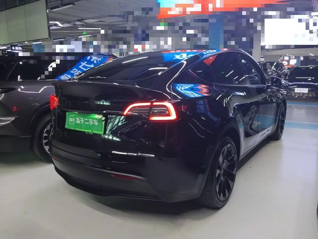 Tesla Model Y 2021 Long-Range All-Wheel-Drive Version 3D7 — миниатюра 6