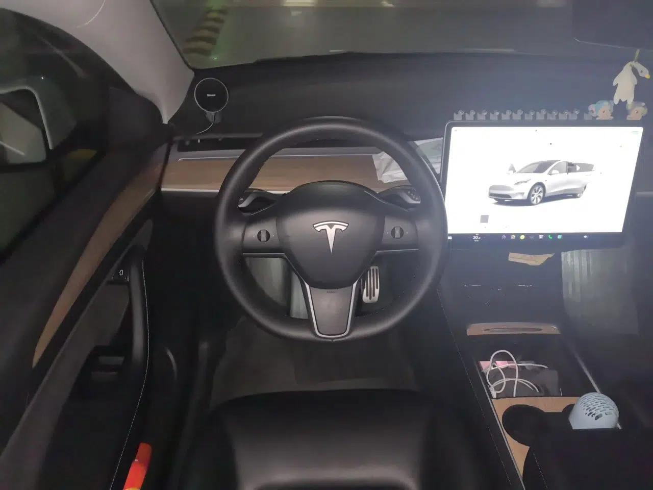 Tesla Model Y 2022 Rear-Wheel-Drive Version — миниатюра 10