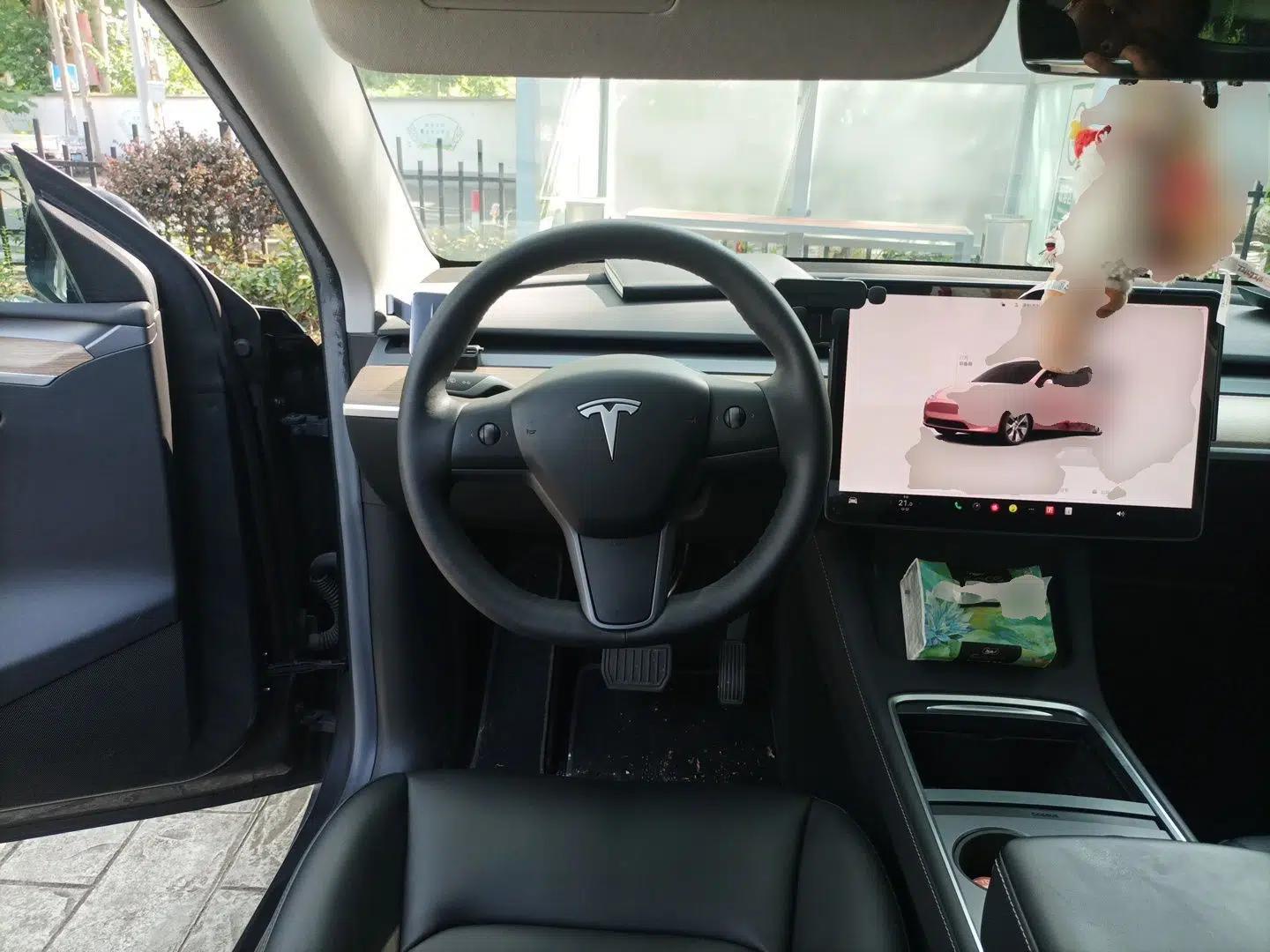 Tesla Model Y 2022 Rear-Wheel-Drive Version — миниатюра 10