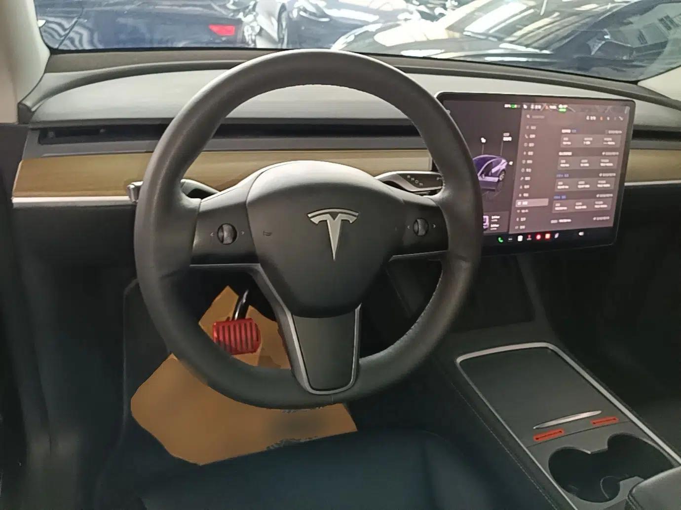 Tesla Model Y 2022 Revised Version Rear-Wheel Drive — миниатюра 18