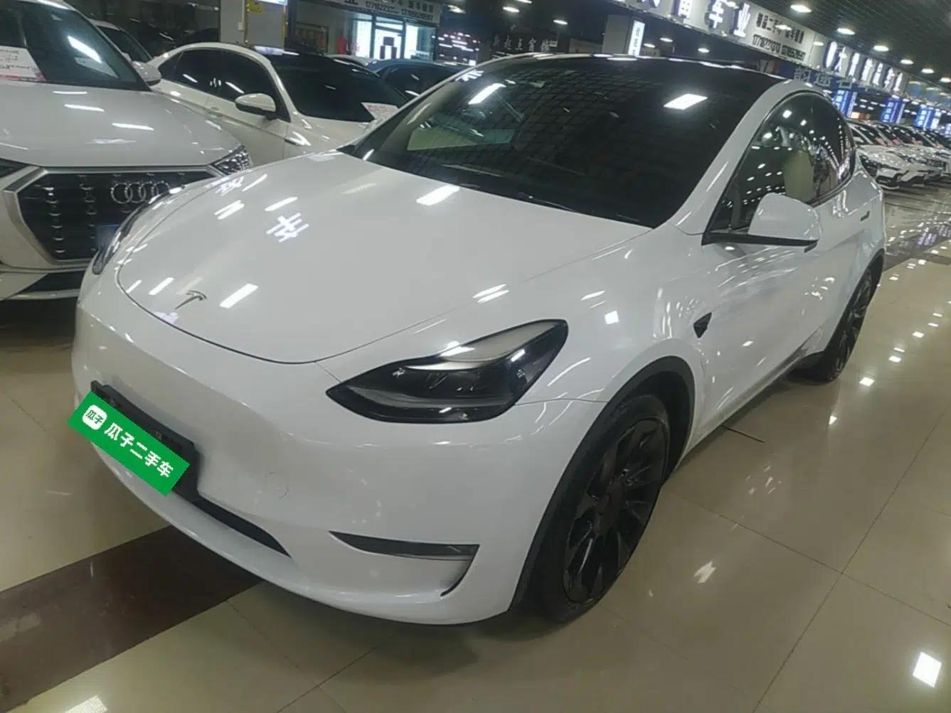 Tesla Model Y 2021 Long-Range All-Wheel-Drive Version — миниатюра 1