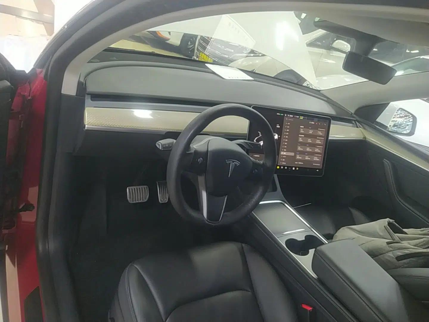 Tesla Model Y 2021 Long-Range All-Wheel-Drive Version — миниатюра 17