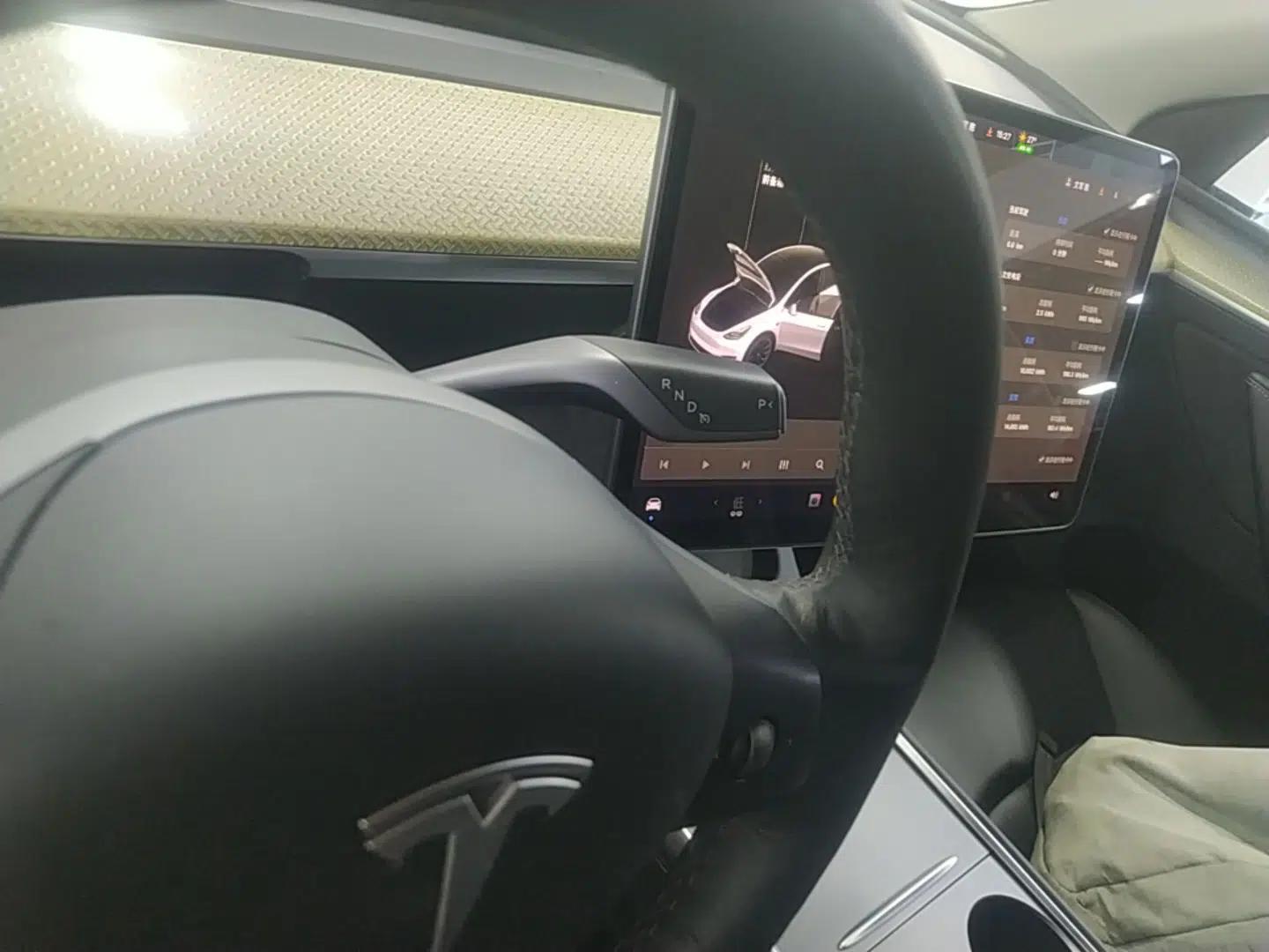 Tesla Model Y 2021 Long-Range All-Wheel-Drive Version — миниатюра 21