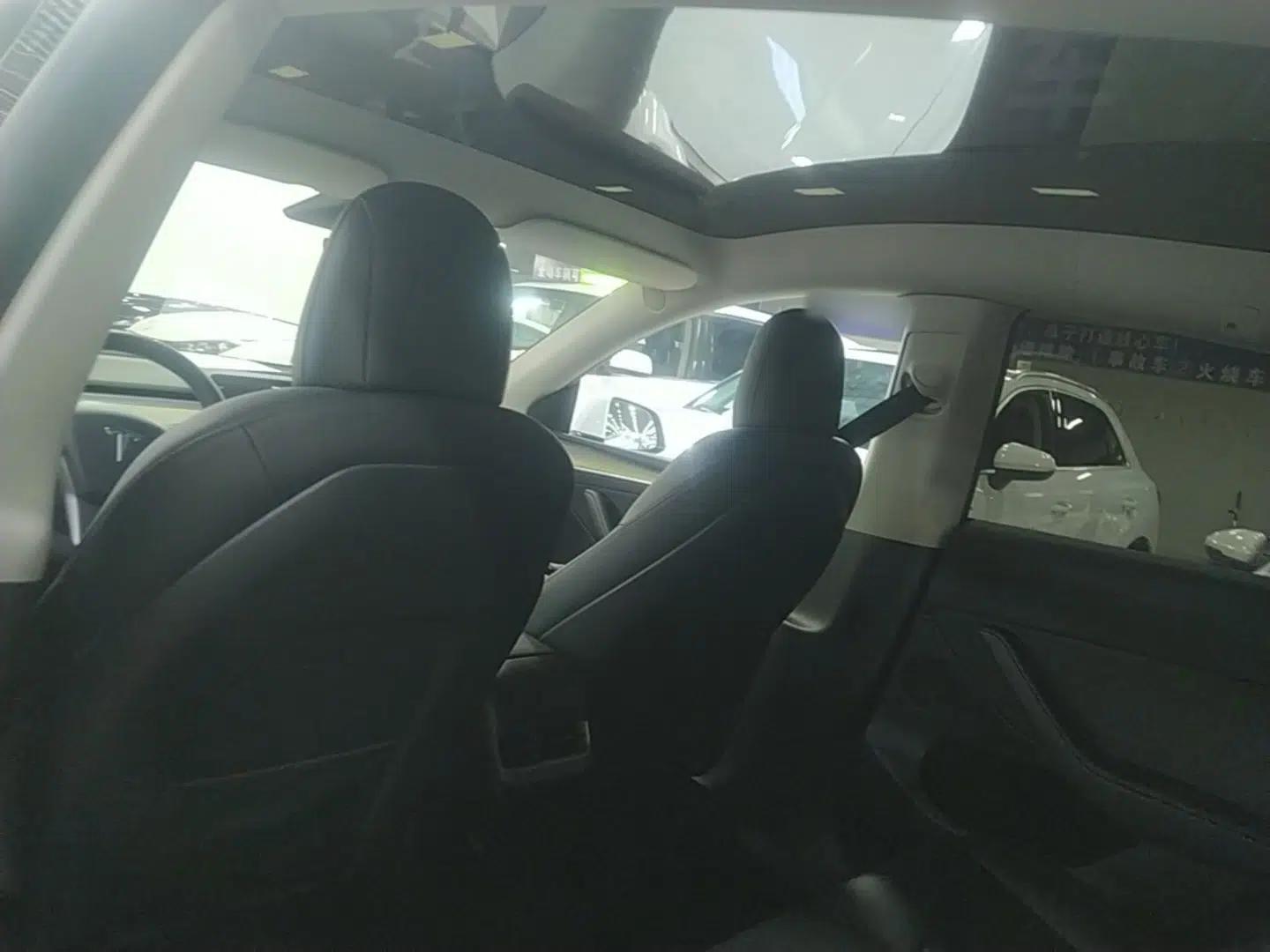 Tesla Model Y 2021 Long-Range All-Wheel-Drive Version — миниатюра 26