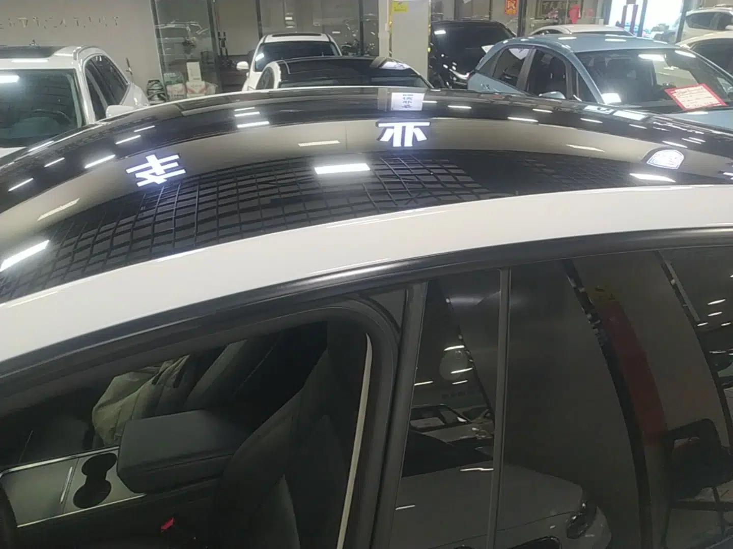 Tesla Model Y 2021 Long-Range All-Wheel-Drive Version — миниатюра 7