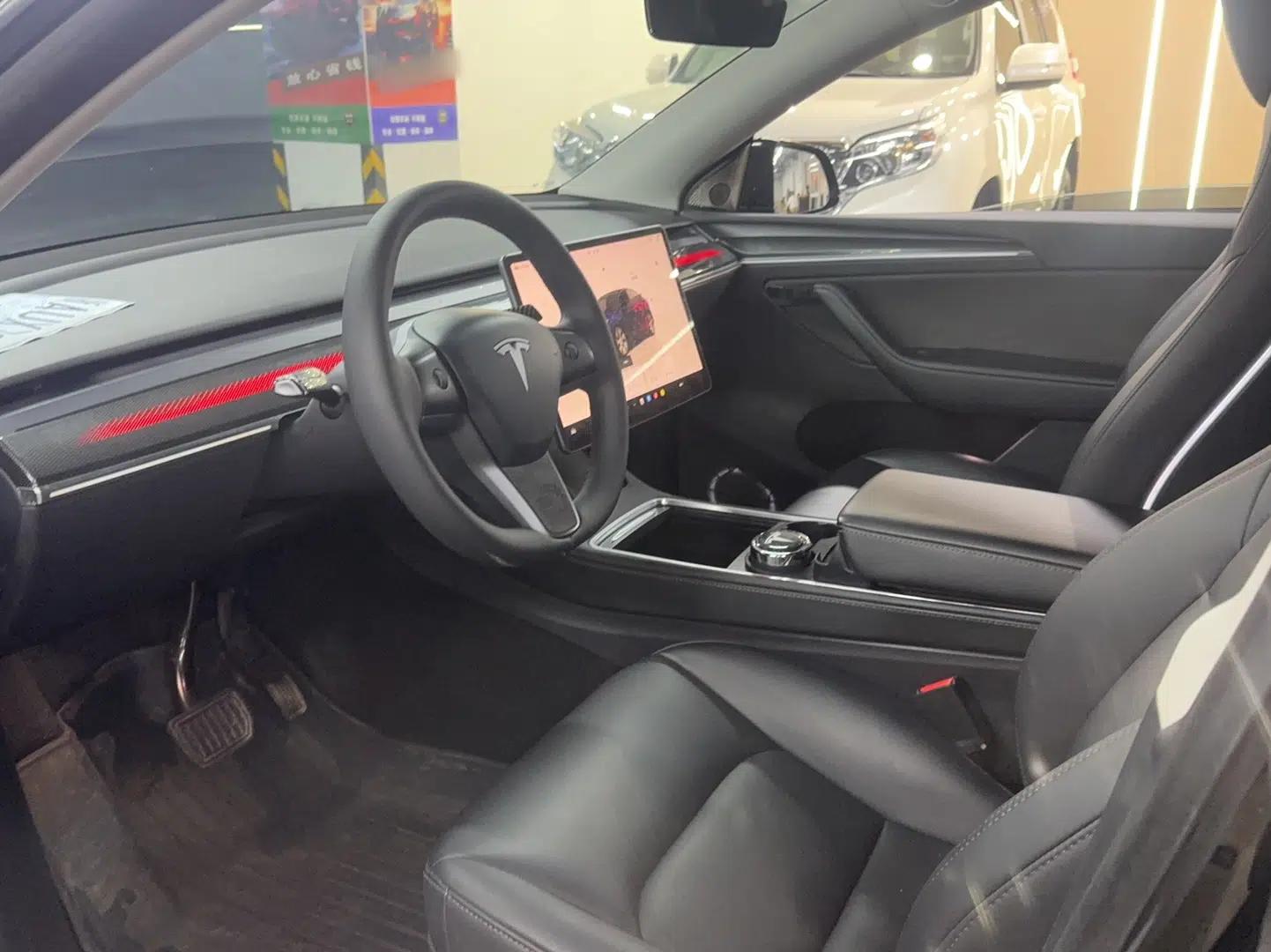 Tesla Model Y 2022 Rear-Wheel-Drive Version — миниатюра 8