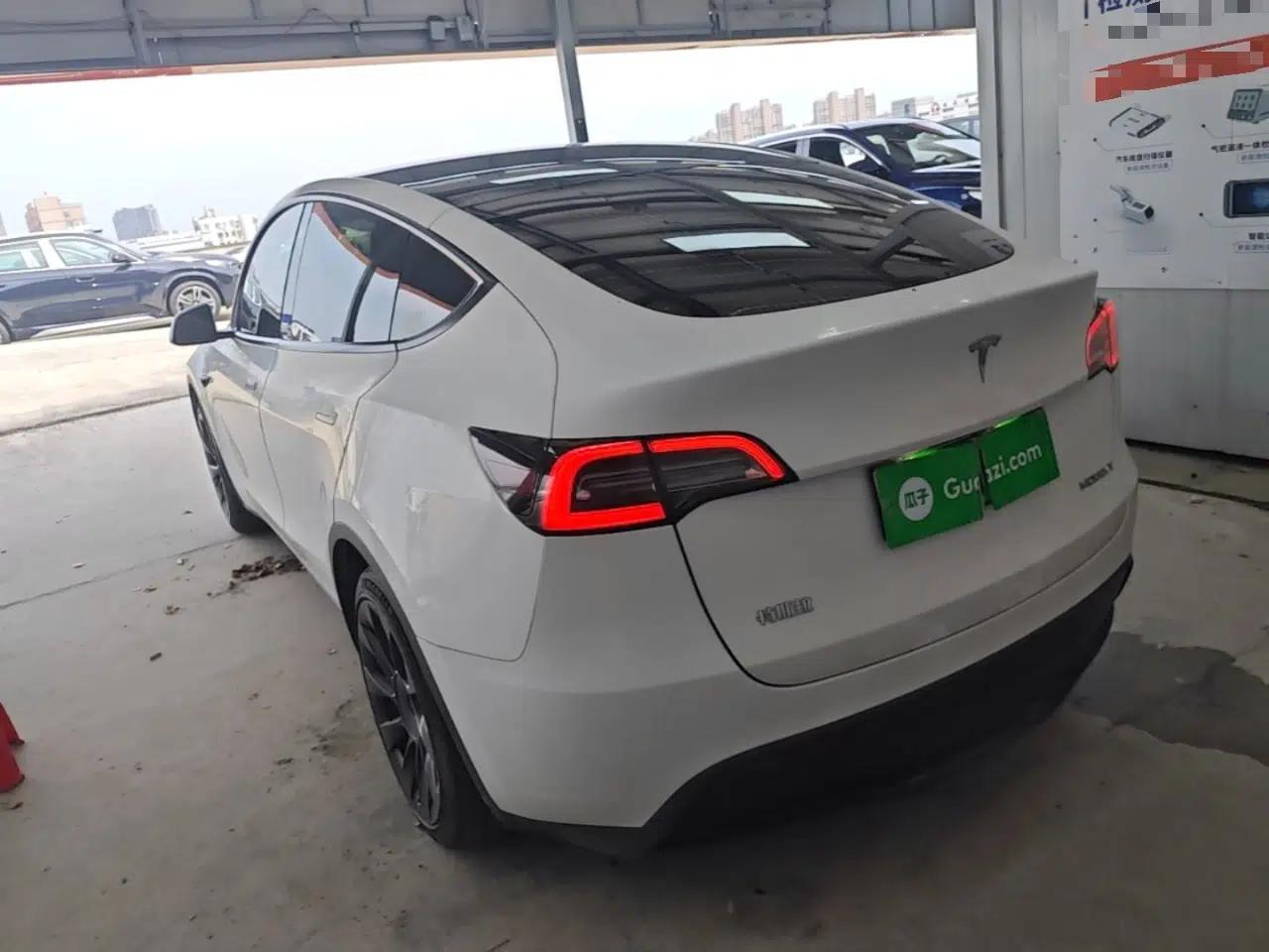Tesla Model Y 2021 Standard Range Rear-Wheel Drive Version — миниатюра 4