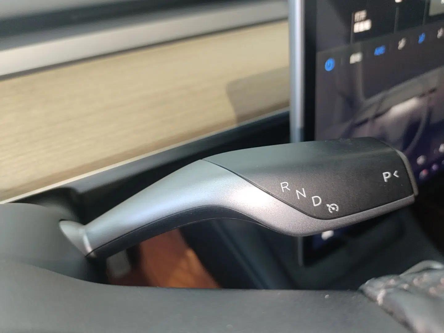 Tesla Model Y 2021 Standard Range Rear-Wheel Drive Version — миниатюра 16