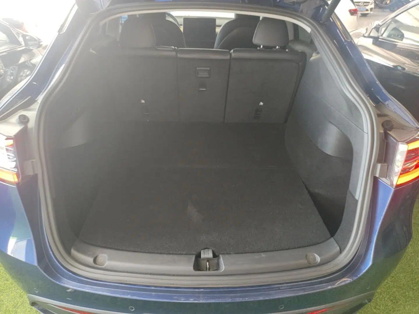 Tesla Model Y 2021 Standard Range Rear-Wheel Drive Version — миниатюра 22