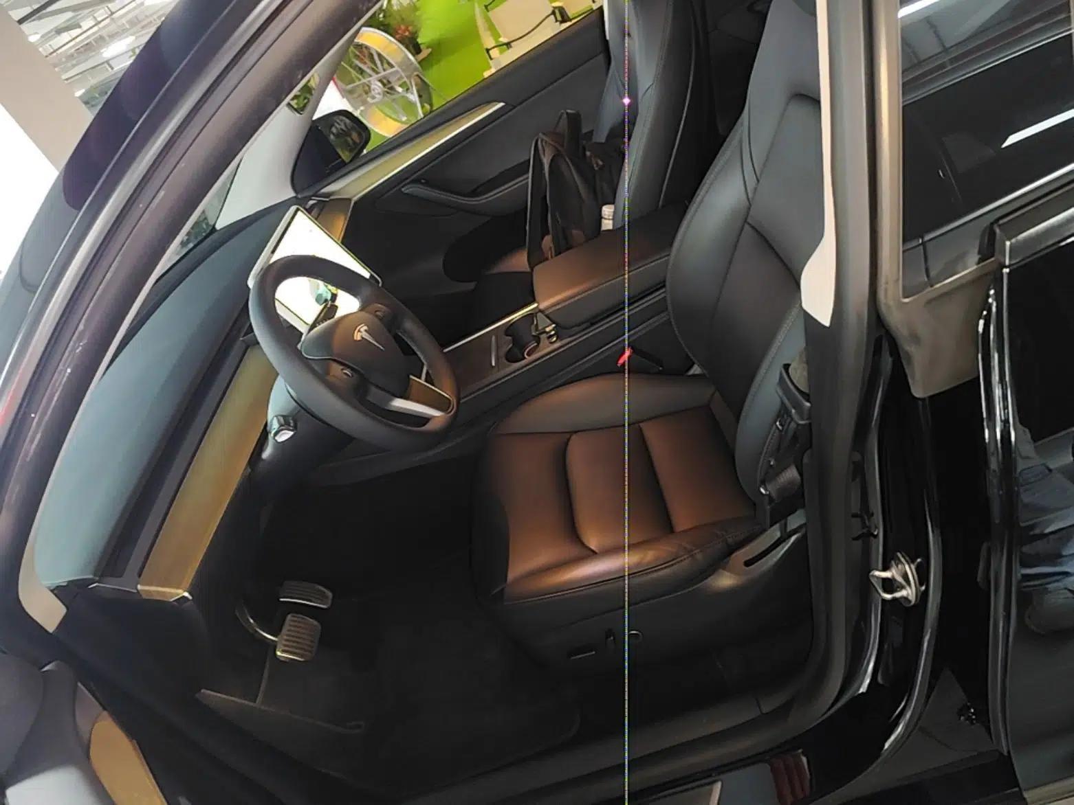 Tesla Model Y 2022 Rear-Wheel-Drive Version — миниатюра 22
