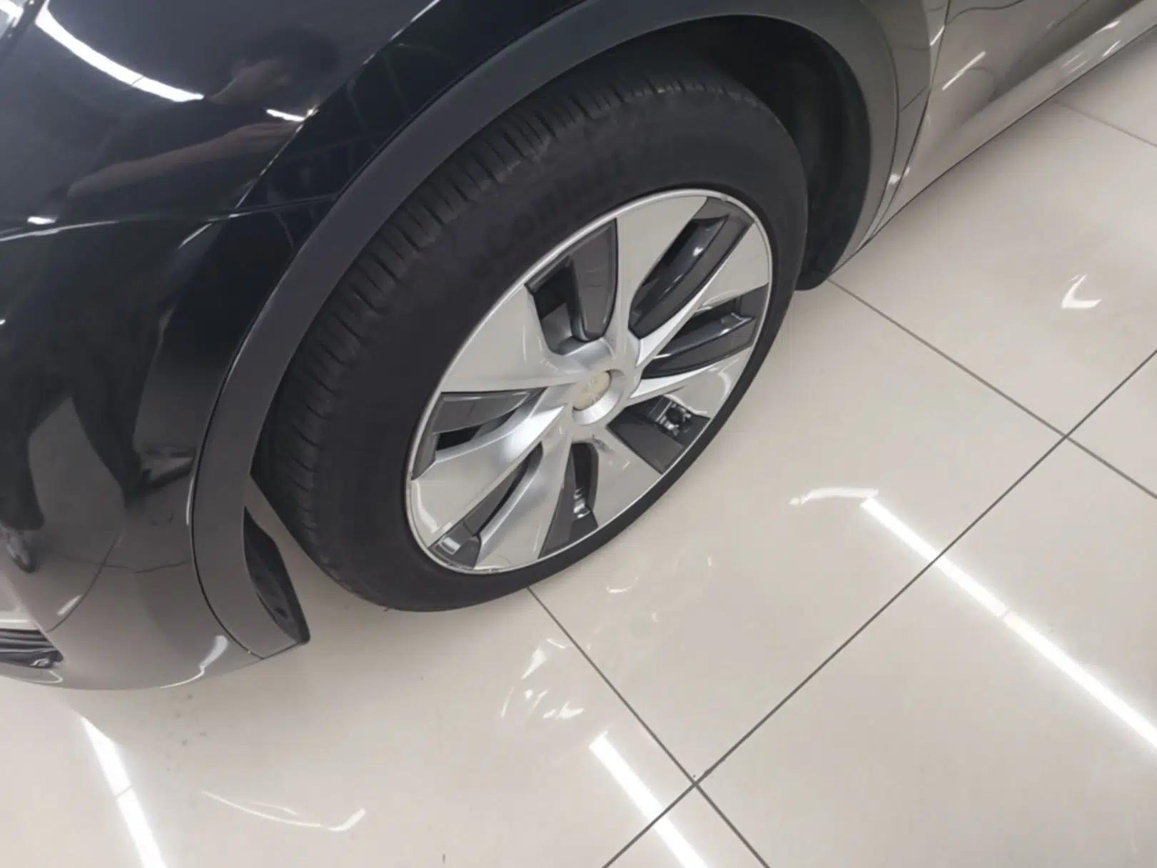 Tesla Model Y 2021 Long-Range All-Wheel-Drive Version — миниатюра 10