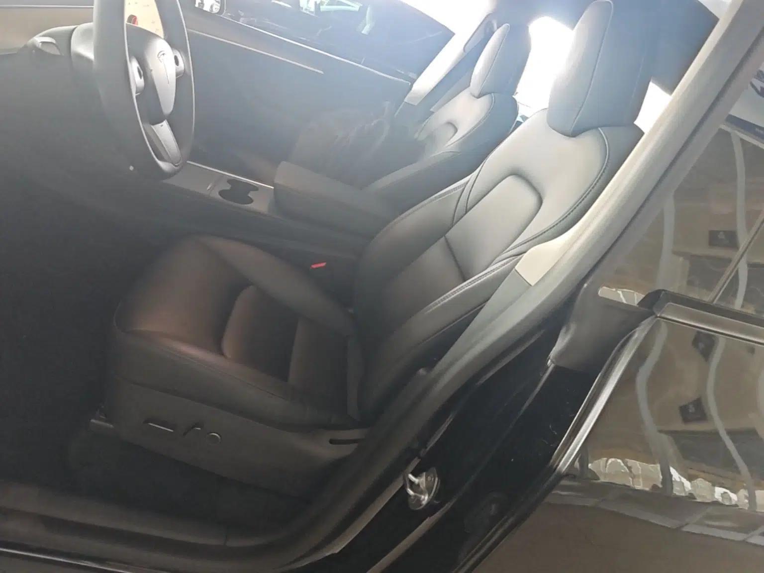 Tesla Model Y 2021 Standard Range Rear-Wheel Drive Version — миниатюра 17
