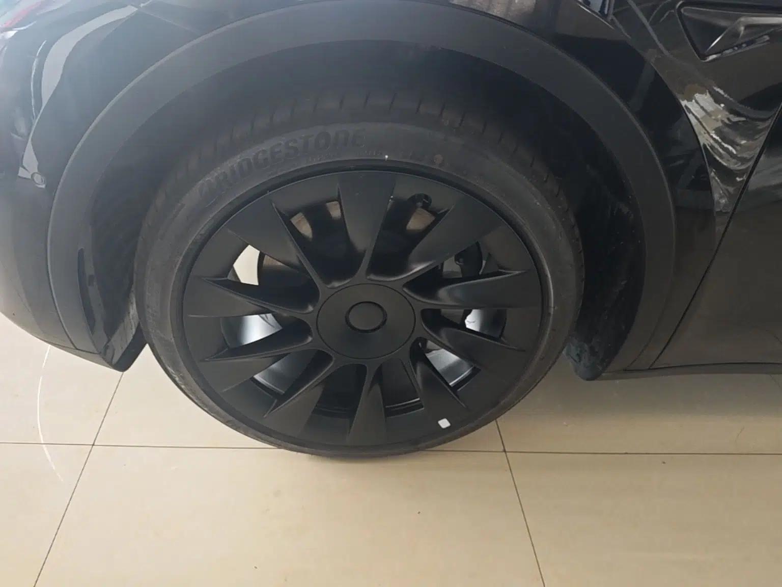 Tesla Model Y 2021 Standard Range Rear-Wheel Drive Version — миниатюра 10
